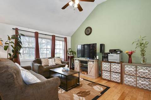 4 Atlas St, Worcester, MA 01604 photo 9