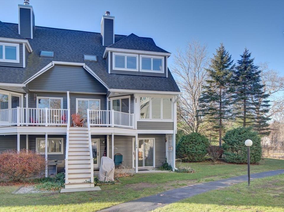 306 Beacon Park 306, ster, MA 01570 40 Photos MLS 72926730 Movoto