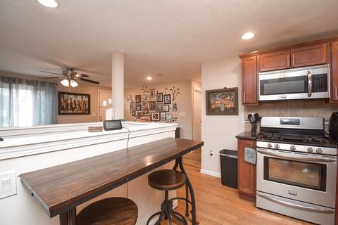 79 Denwall Dr, Springfield, MA 01119 photo 8