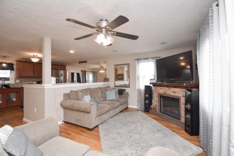 79 Denwall Dr, Springfield, MA 01119 photo 14