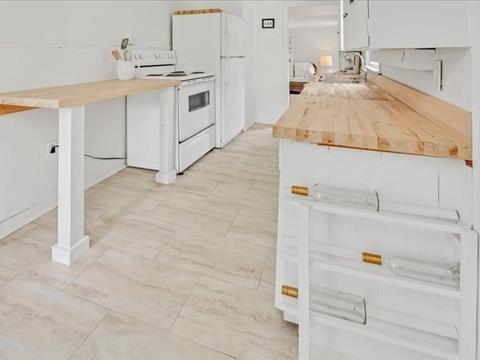 96 Hull St, Hingham, MA 02043 photo 2