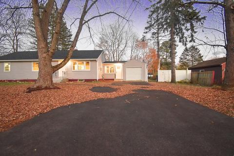 27 Northway Dr, Springfield, MA 01119 photo 2