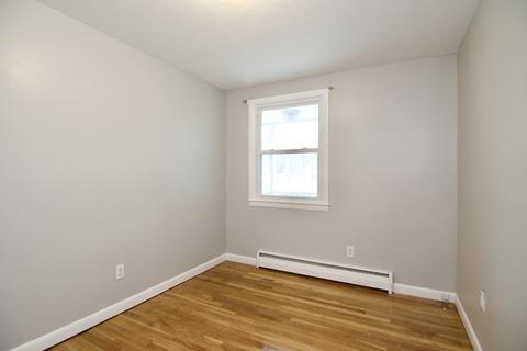 352 Stapleton Rd, Springfield, MA 01109 photo 23