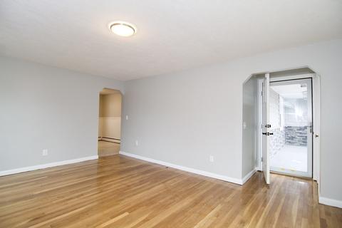 352 Stapleton Rd, Springfield, MA 01109 photo 15