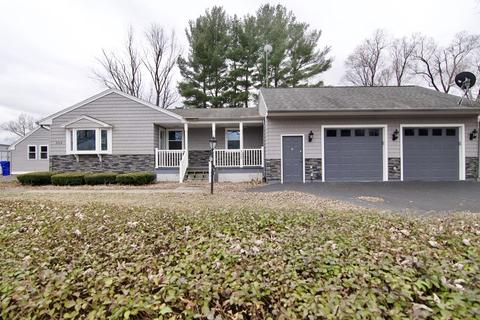 352 Stapleton Rd, Springfield, MA 01109 photo 2