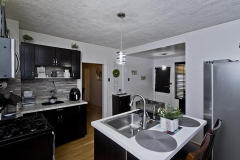 40 Cortland St, Springfield, MA 01109 photo 9
