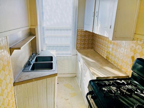 1007 Globe St, Fall River, MA 02724 photo 4