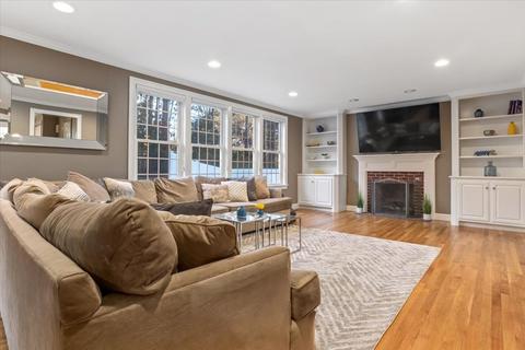 7 Darwin Ln, Walpole, MA 02081 photo 11