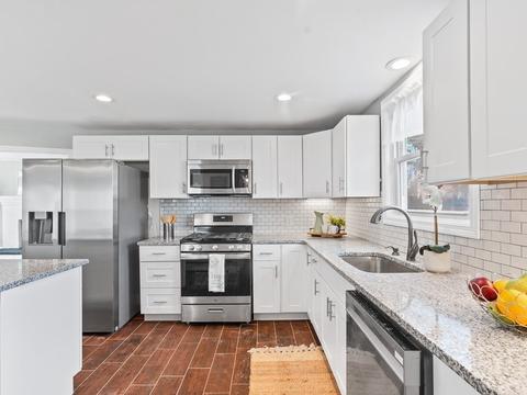 64 Maple St, Attleboro, MA 02703 photo 1