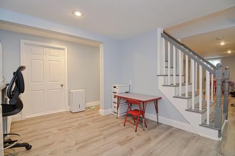 704 Brayton Ave, Fall River, MA 02721 photo 20