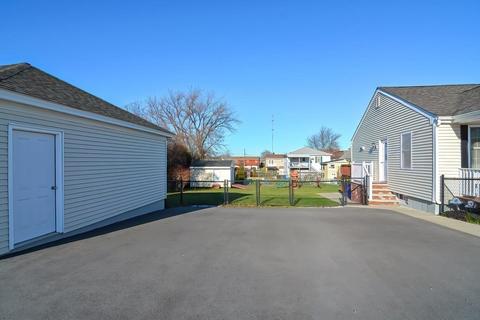 704 Brayton Ave, Fall River, MA 02721 photo 4