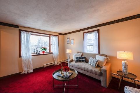 45 Bow St, Stoneham, MA 02180 photo 3