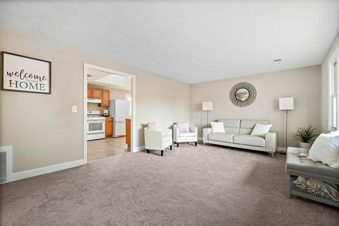 7 Susanne Cir, Wareham, MA 02571 photo 3