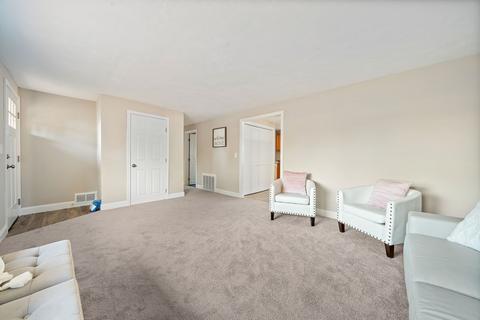 7 Susanne Cir, Wareham, MA 02571 photo 4