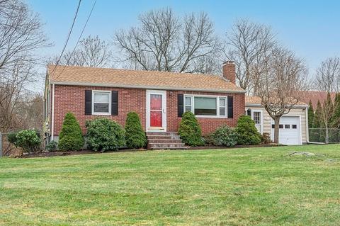 71 Wenham St, Danvers, MA 01923 photo 1