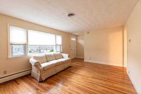 71 Wenham St, Danvers, MA 01923 photo 5