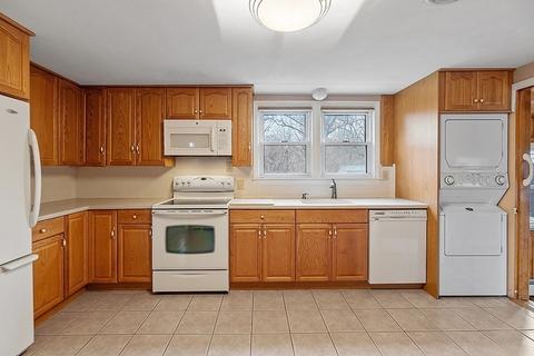 71 Wenham St, Danvers, MA 01923 photo 9