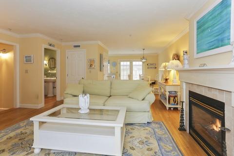 20 Leonard St #4, Gloucester, MA 01930 photo 3