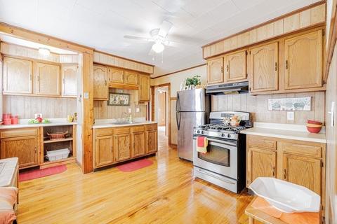 32 Monrovia St, Springfield, MA 01104 photo 1