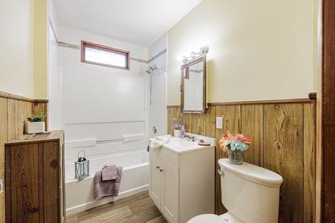 32 Monrovia St, Springfield, MA 01104 photo 5