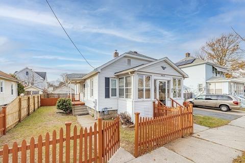 32 Monrovia St, Springfield, MA 01104 photo 3