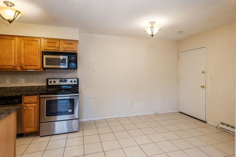 14 Dailey St #E, Attleboro, MA 02703 photo 4
