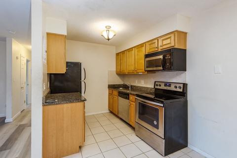 14 Dailey St #E, Attleboro, MA 02703 photo 3