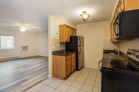 14 Dailey St #E, Attleboro, MA 02703 photo 2