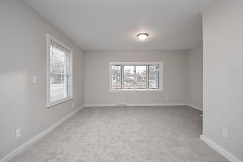 10 Everett St, Chicopee, MA 01020 photo 3