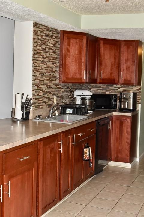 165 Gresham St, Springfield, MA 01119 photo 6