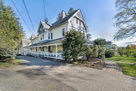 121 Church St, Ware, MA 01082 photo 1