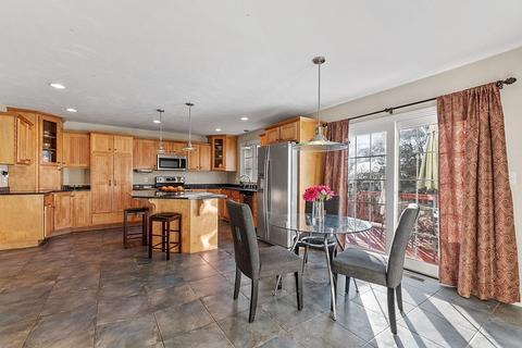 166 North St, Upton, MA 01568 photo 8