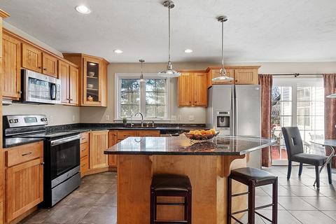 166 North St, Upton, MA 01568 photo 6