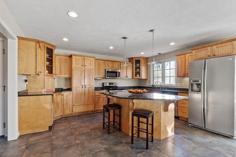 166 North St, Upton, MA 01568 photo 9