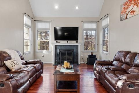 166 North St, Upton, MA 01568 photo 11