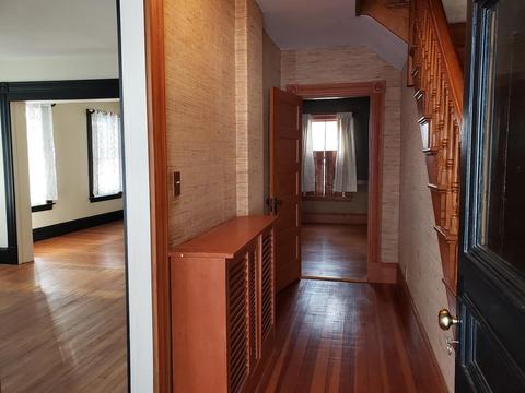 6 Everett St, Derry, NH 03038 photo 4