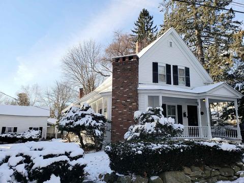 6 Everett St, Derry, NH 03038 photo 1