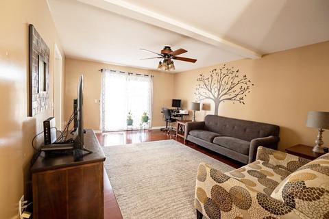 1562 Sumner Ave, Springfield, MA 01118 photo 2
