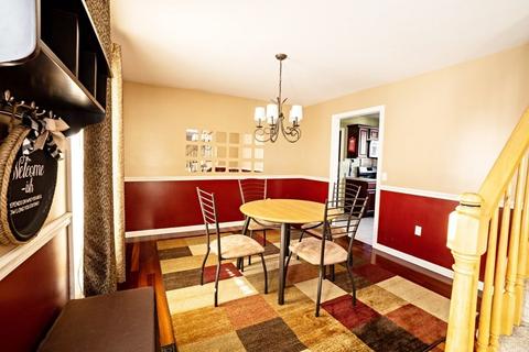 1562 Sumner Ave, Springfield, MA 01118 photo 3