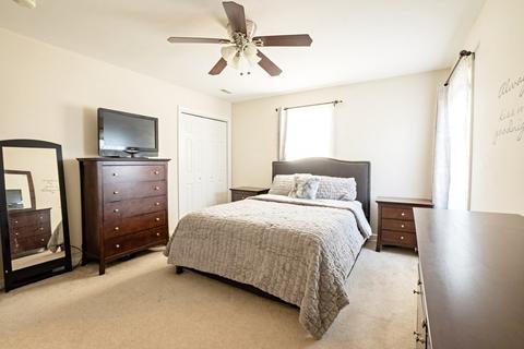 1562 Sumner Ave, Springfield, MA 01118 photo 4