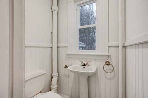 94 Edgell St, Gardner, MA 01440 photo 9