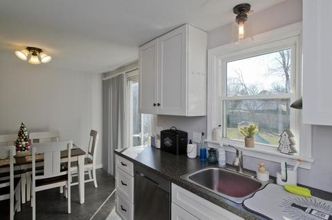 8 Timothy Cir, Springfield, MA 01119 photo 15