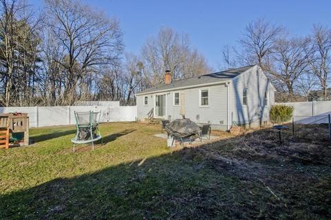 8 Timothy Cir, Springfield, MA 01119 photo 7