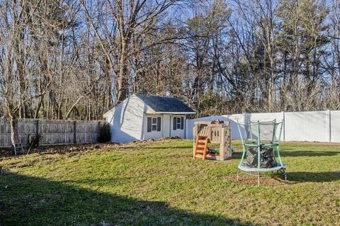 8 Timothy Cir, Springfield, MA 01119 photo 11