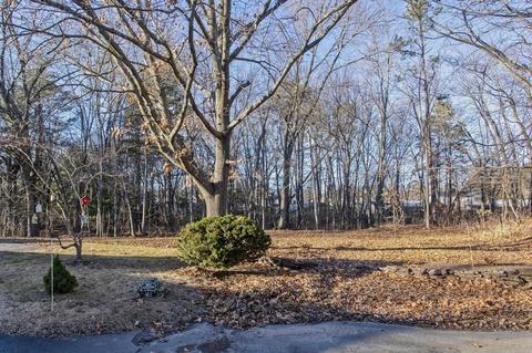 8 Timothy Cir, Springfield, MA 01119 photo 13