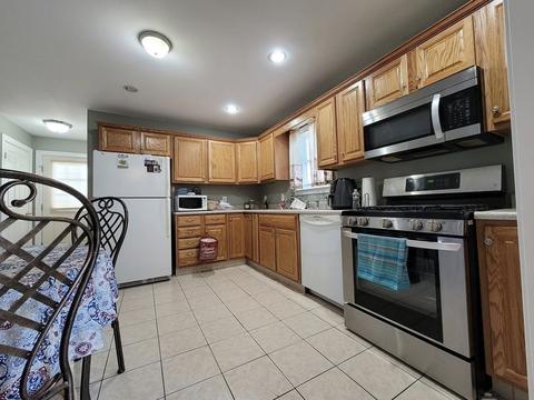 182 Vale St, Fall River, MA 02724 photo 10