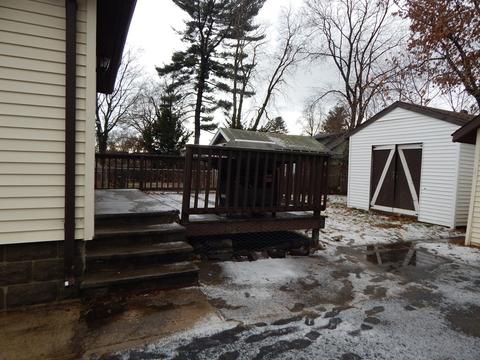 24 Schley St, Springfield, MA 01109 photo 2