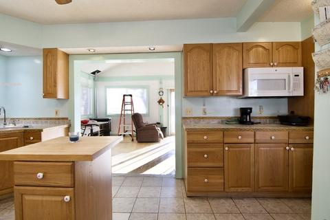 57 Bevier St, Springfield, MA 01107 photo 8