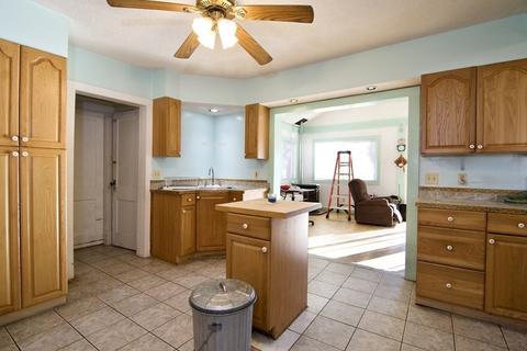57 Bevier St, Springfield, MA 01107 photo 7