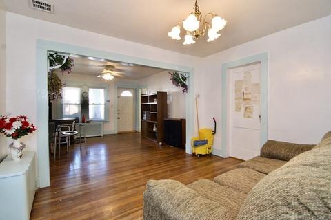 57 Bevier St, Springfield, MA 01107 photo 16